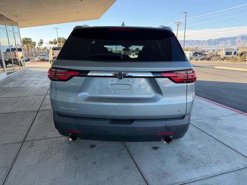Used 2023 Chevrolet Traverse LT image 4