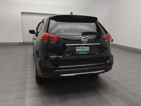 Used 2017 Nissan Rogue S image 6