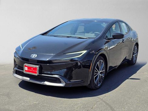 Certified 2026 Toyota Prius XLE FWD image 7
