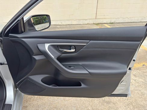 Used 2015 Nissan Altima 2.5 S w/ Special Edition Package FWD image 37