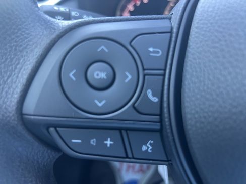 Used 2025 Toyota RAV4 XLE image 32