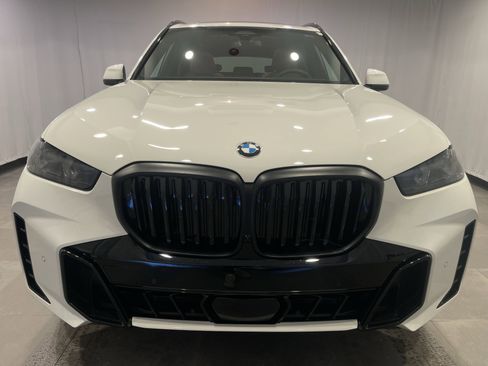 New 2026 BMW X5 xDrive40i w/ M Sport Package image 2
