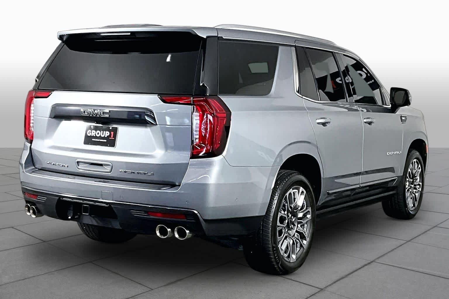 Used 2024 GMC Yukon Denali Ultimate AWD/4WD image 12