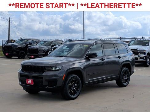 New 2025 Jeep Grand Cherokee L Altitude image 3