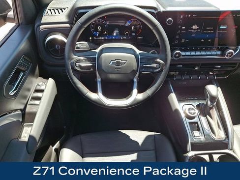 Used 2024 Chevrolet Colorado Z71 w/ Z71 Convenience Package 2 AWD/4WD image 3
