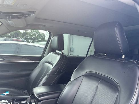 Used 2023 Jeep Grand Cherokee L Limited w/ Luxury Tech Group II AWD/4WD image 3