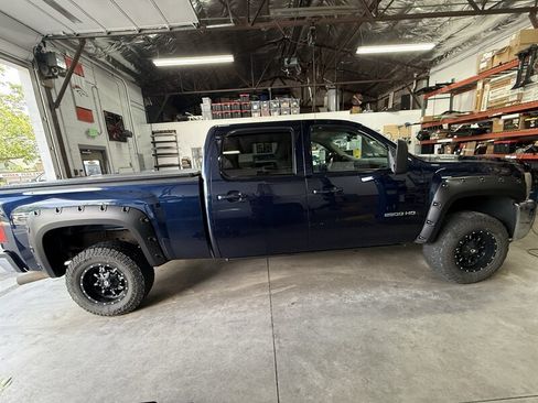 Used 2010 Chevrolet Silverado 2500 LTZ w/ Convenience Package AWD/4WD image 5