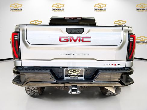 Used 2024 GMC Sierra 2500 AT4X AWD/4WD image 6