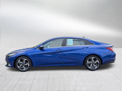 Used 2023 Hyundai Elantra Limited FWD image 4