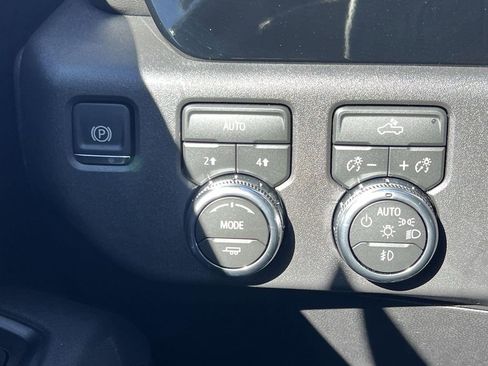 New 2026 GMC Sierra 1500 Elevation w/ LPO, Elevation Black Package AWD/4WD image 22