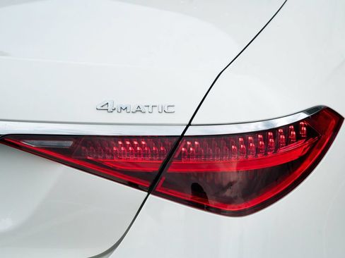 Used 2022 Mercedes-Benz S 500 4MATIC w/ Warmth & Comfort Package image 15