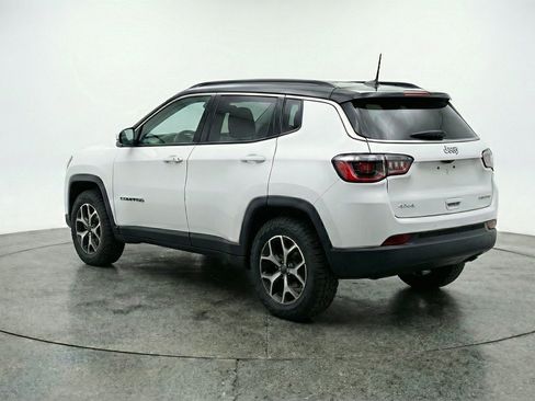 Used 2025 Jeep Compass Trailhawk AWD/4WD image 6