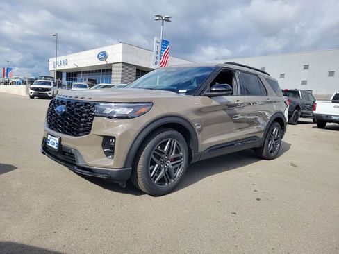 New 2026 Ford Explorer ST-Line w/ ST-Line Street Pack image 2