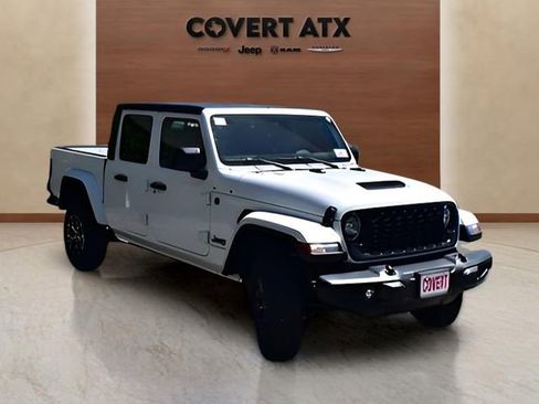 New 2025 Jeep Gladiator Sport image 7