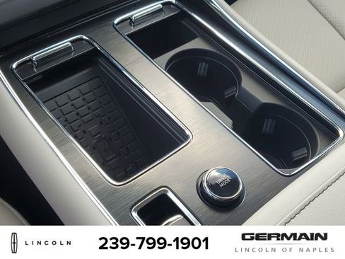 New 2025 Lincoln Aviator AWD w/ Equipment Group 101A image 31
