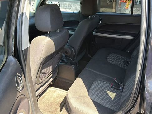 Used 2010 Chevrolet HHR LT FWD image 9