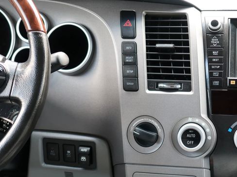 Used 2010 Toyota Sequoia Platinum image 32