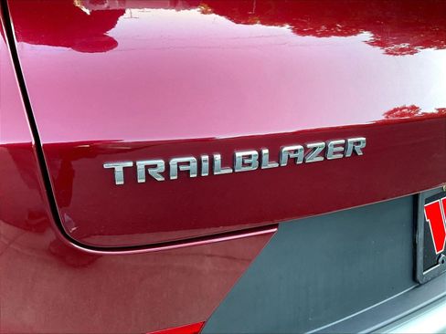 Used 2024 Chevrolet TrailBlazer LT FWD image 22
