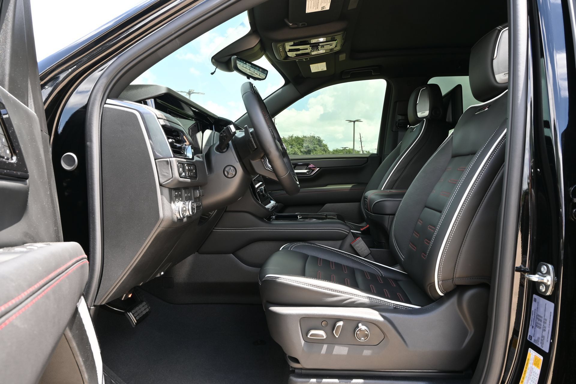 Used 2026 GMC Yukon XL AT4 Ultimate AWD/4WD image 19