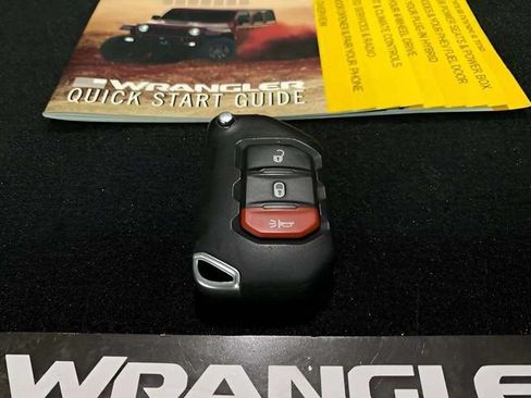 Used 2025 Jeep Wrangler Unlimited Rubicon AWD/4WD image 97