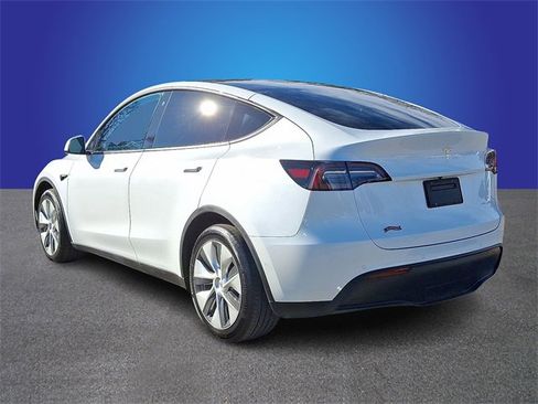Used 2021 Tesla Model Y Long Range image 6