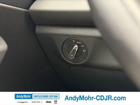 Used 2025 Volkswagen Jetta Sport FWD image 5