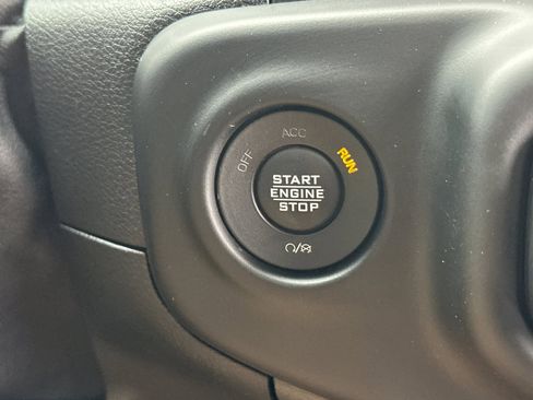 Used 2021 Jeep Wrangler Unlimited Islander image 21