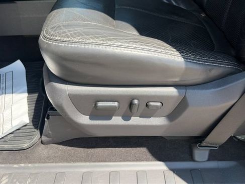 Used 2011 Ford F350 Lariat w/ Lariat Ultimate Pkg AWD/4WD image 18