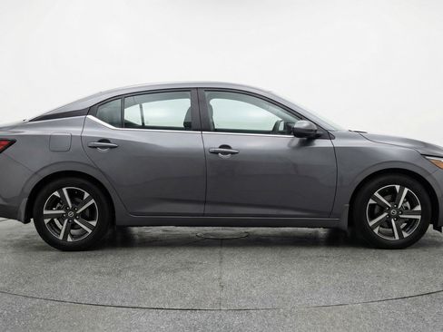 Used 2025 Nissan Sentra SV FWD image 11