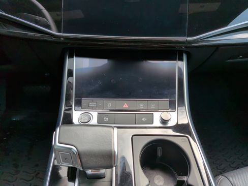 Used 2023 Audi Q8 Premium Plus w/ Premium Plus Package image 31