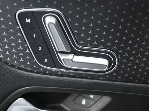 Certified 2025 Mercedes-Benz GLA 250 image 21