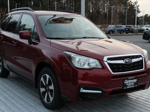 Used 2018 Subaru Forester 2.5i Premium w/ All-Weather Package image 7