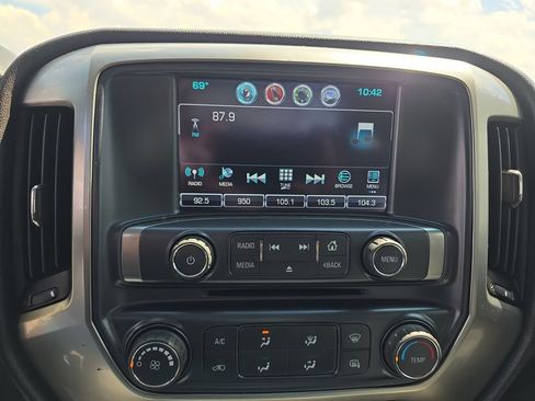 Used 2017 Chevrolet Silverado 2500 LT AWD/4WD image 22