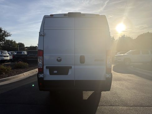 Used 2023 RAM ProMaster 3500 w/ Driver Convenience Group FWD image 8