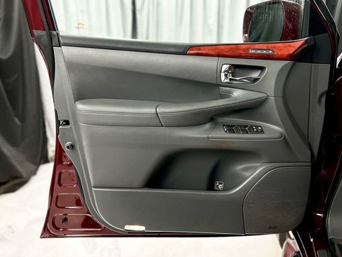 Used 2008 Lexus LX 570 4WD image 42