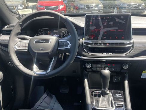New 2026 Jeep Compass Latitude image 22