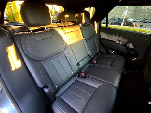 Used 2024 Land Rover Range Rover Sport SE image 19
