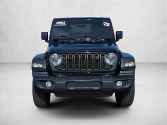 Used 2025 Jeep Wrangler Sport AWD/4WD video 2
