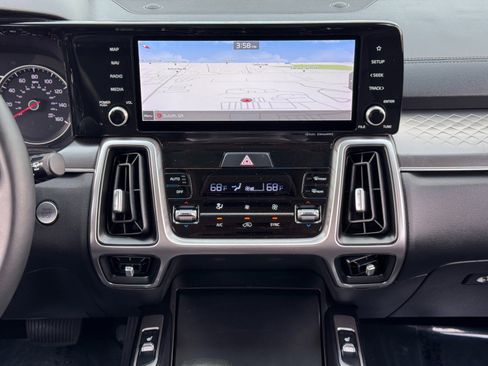 Used 2022 Kia Sorento S w/ Panoramic Sunroof Package image 22