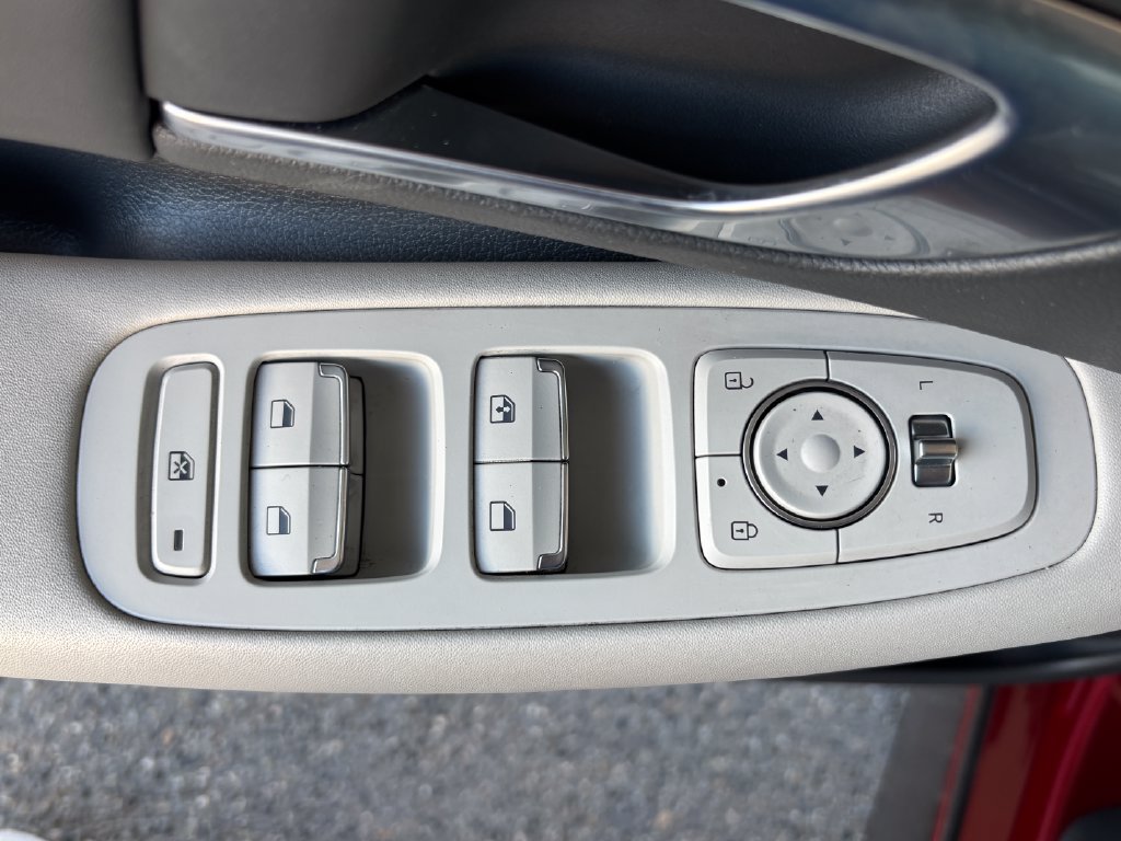 Used 2023 Hyundai Sonata Blue FWD image 25
