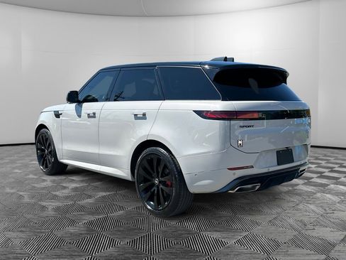 Used 2024 Land Rover Range Rover Sport Dynamic SE AWD/4WD image 3