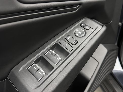 Used 2025 Honda Accord SE image 12