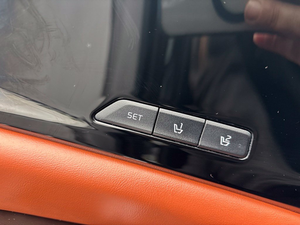 Used 2024 Kia Carnival SX FWD image 17