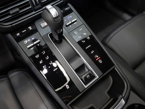 New 2026 Porsche Macan image 15