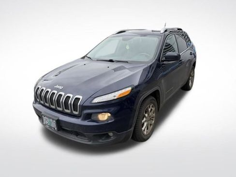 Used 2015 Jeep Cherokee Latitude w/ Cold Weather Group image 2