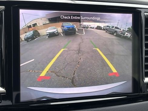 Used 2023 Chrysler Pacifica Touring-L FWD image 27
