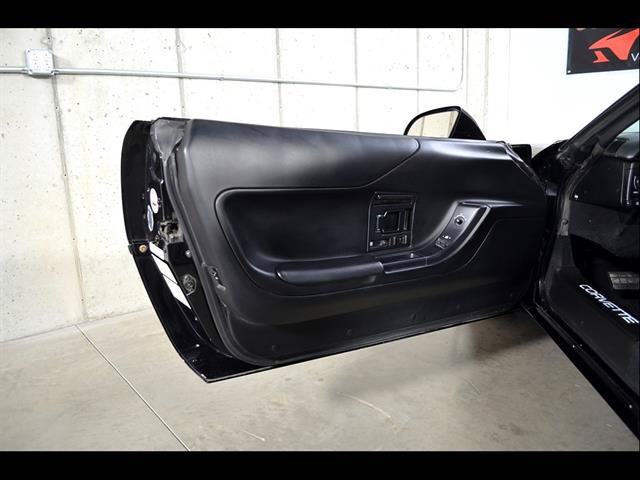 Used 1994 Chevrolet Corvette Coupe RWD image 8