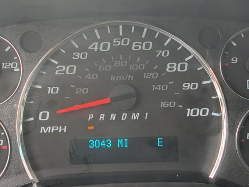 Used 2025 Chevrolet Express 3500 LT w/ LT Preferred Equipment Group RWD image 28