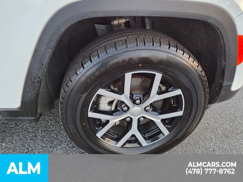 Used 2024 Jeep Grand Cherokee Limited AWD/4WD image 18