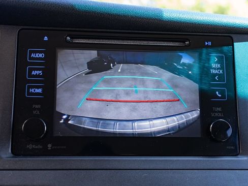 Used 2015 Toyota Sienna LE FWD image 17